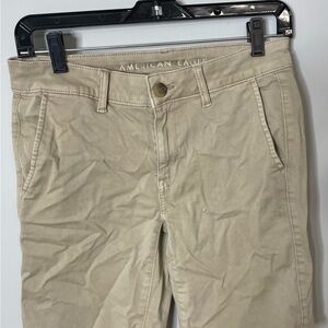 American Eagle Outfitters Super Stretch Women’s Khaki Shorts Bermuda Size 4